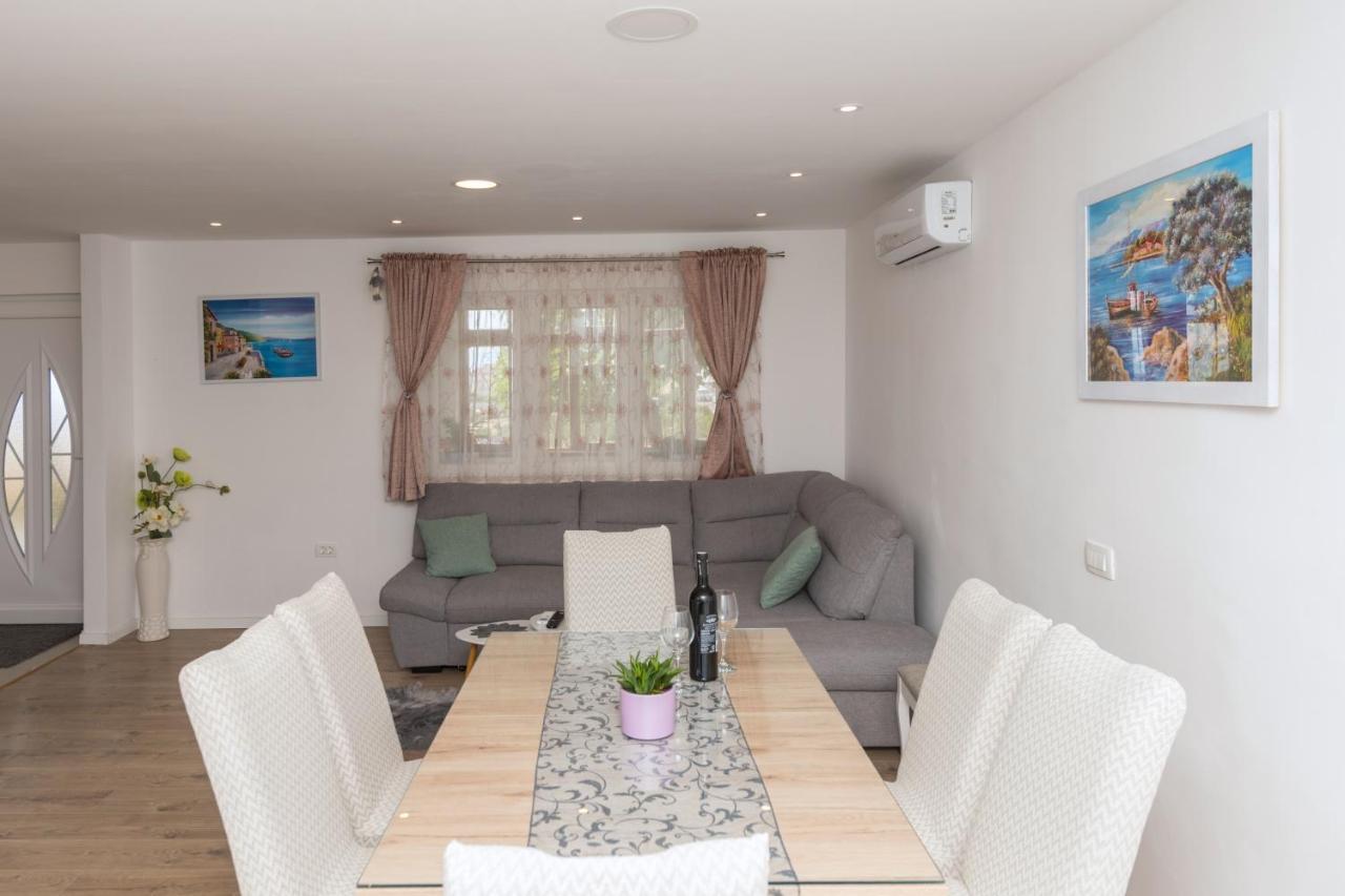 מאקרסקה Apartment Strawberry מראה חיצוני תמונה